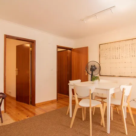Charming & Peaceful Family Flat Апартаменты