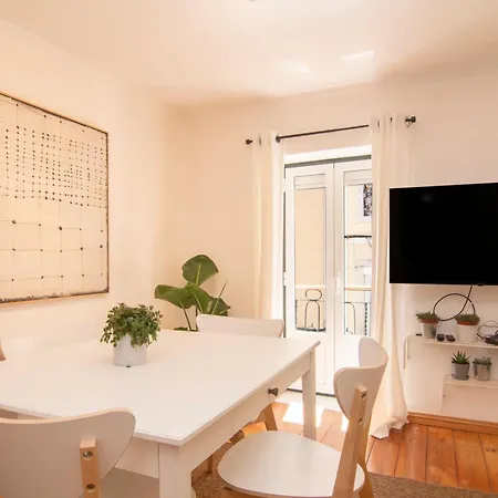 Cozy 1br In Sao Vicente By Lovelystay *