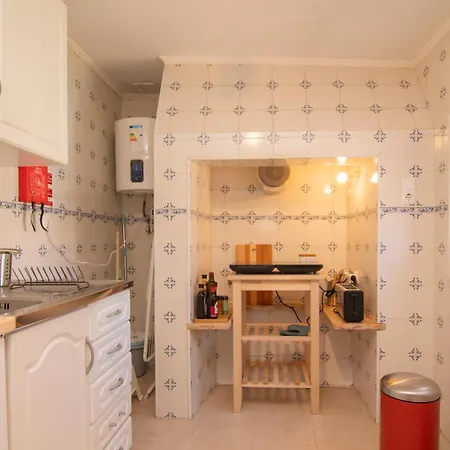 아파트 Charming & Peaceful Family Flat